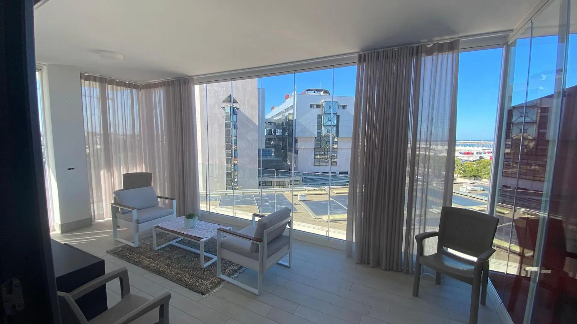 Hotel Carlos Palazzo Marisabella Bari 0*,  Italien